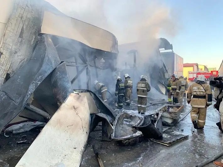 Пожар на самом крупном рынке Атырау потушен