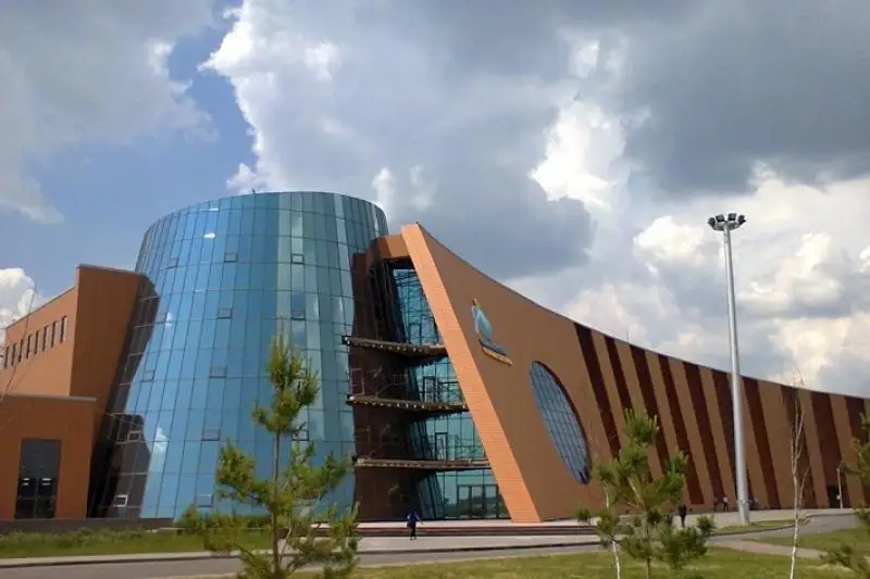 Служу казахстанскому космосу!  - представителей Казкосмоса наградили медалями к 25-летию Конституции