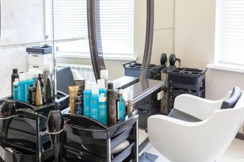 Почему салоны красоты не будут открываться в ближайшее время, рассказали в акимате Алматы