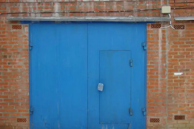 Мошенник в Павлодаре обманул покупателя гаража