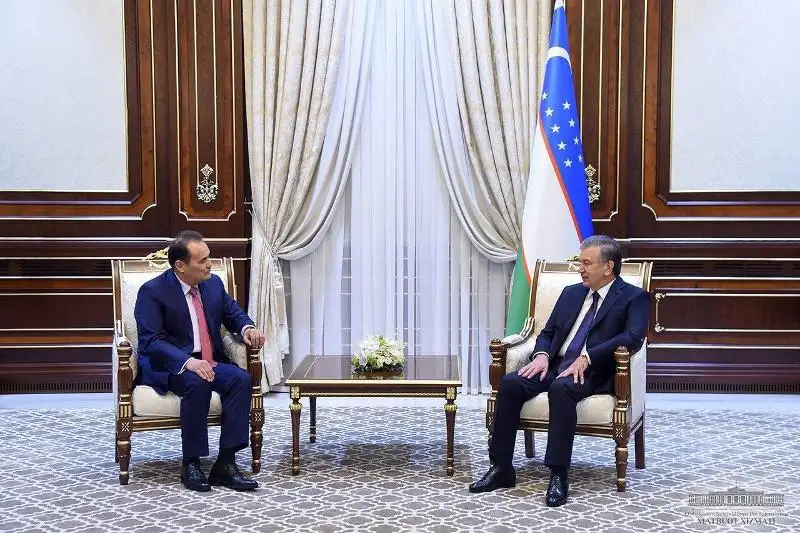 Президент Узбекистана принял генсека Тюркского Совета
