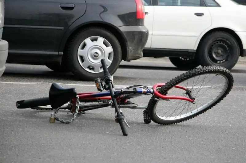 Велосипедист попал под машину в центре Петропавловска