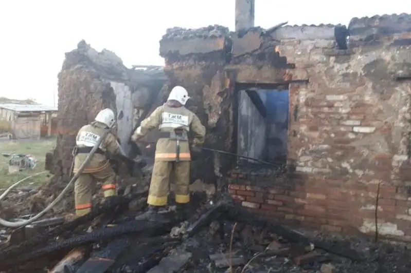 Сосед спас женщину из горящего дома в ВКО