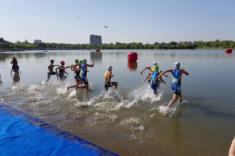 Республиканские соревнования по триатлону стартовали в Караганде
