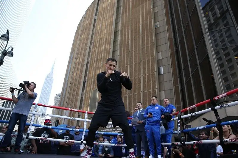 Геннадий Головкин провел открытую тренировку перед боем с Деревянченко