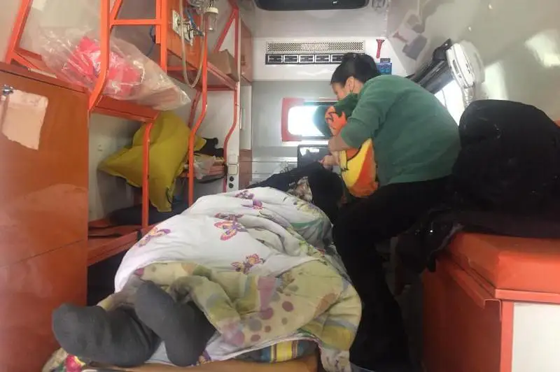 Жительница Карагандинской области родила на трассе