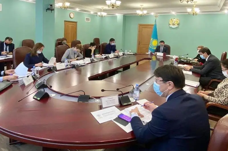 Поручения Президента и подготовку ко второй волне COVID-19 обсудили в Минздраве