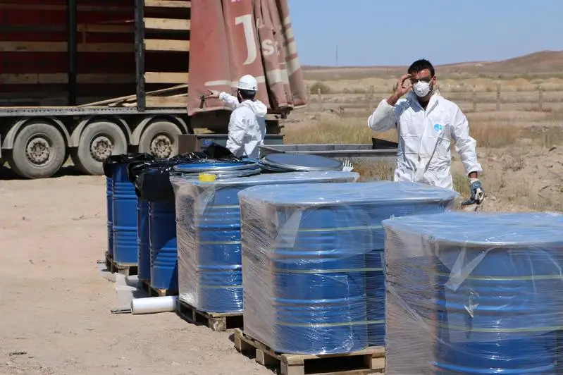 Последнюю партию токсичных отходов вывезли с побережья озера Балхаш