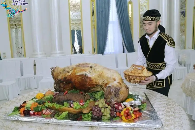 В изготовлении ритуальных и старинных казахских блюд соревновались повара в Караганде