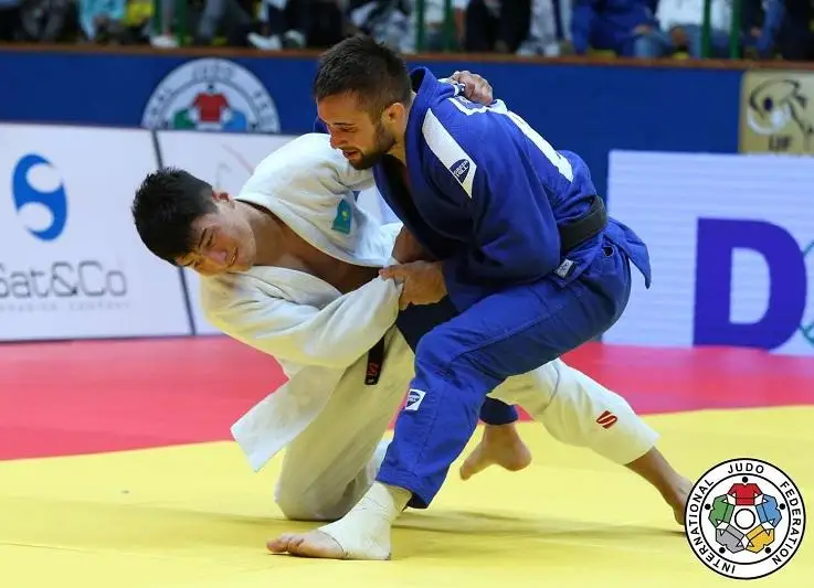 Елдос Жумаканов стал серебряным призёром мирового Гран-при в Будапеште