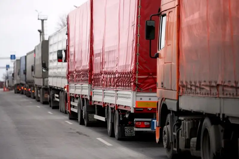 Скопление авто: что показал хронометраж на границе с Кыргызстаном