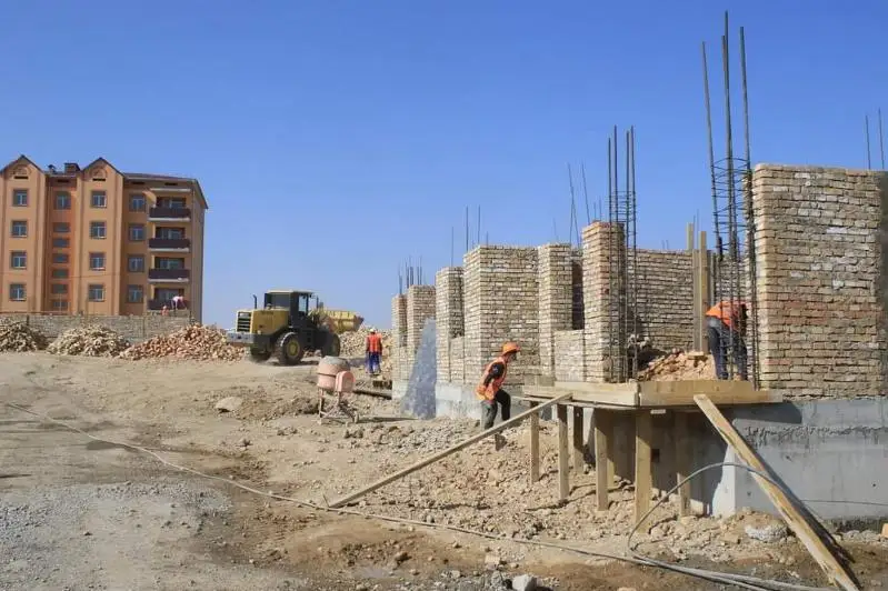 Девять пятиэтажек строят в Ленгере