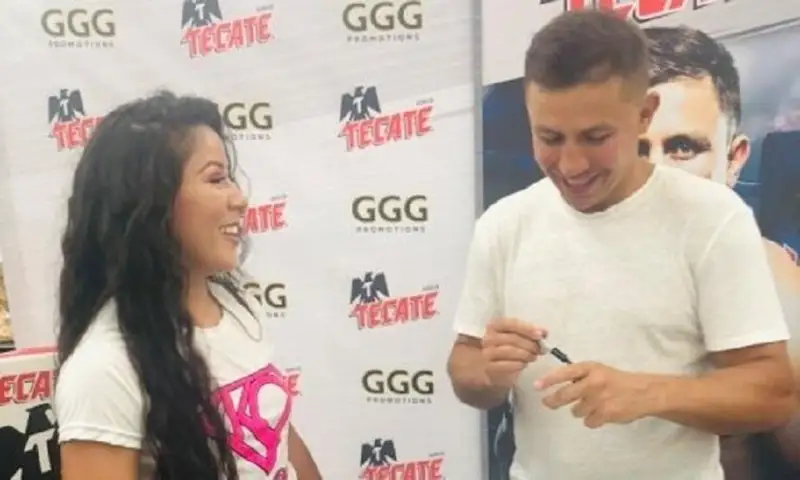 Геннадий Головкин провел автограф-сессию для фанатов