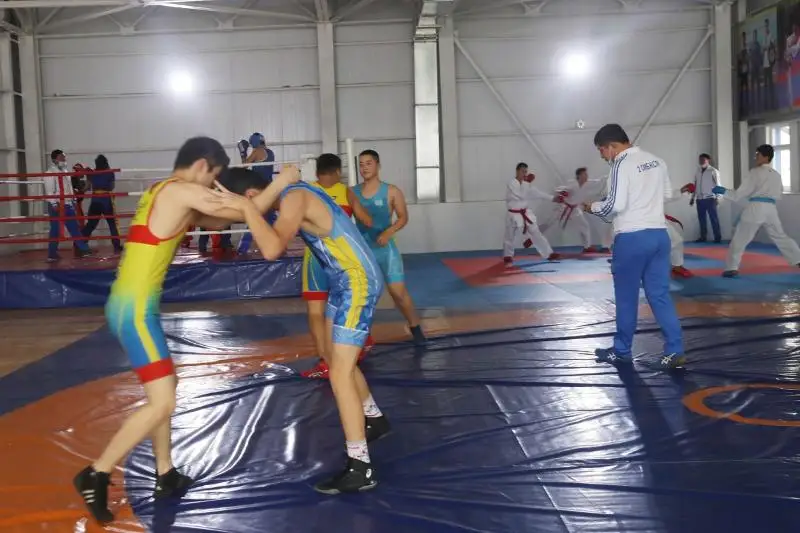 Новый физкультурно-оздоровительный комплекс открыли в Таразе