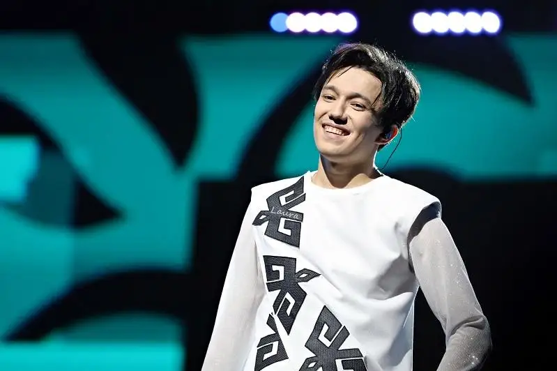 Димаш анонсировал свой новый дуэт на сольный концерт в Санкт-Петербурге