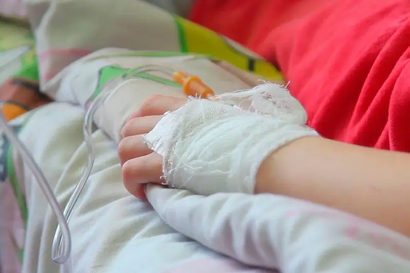 Ребенок пострадал при падении с аттракциона на Кок-Тобе