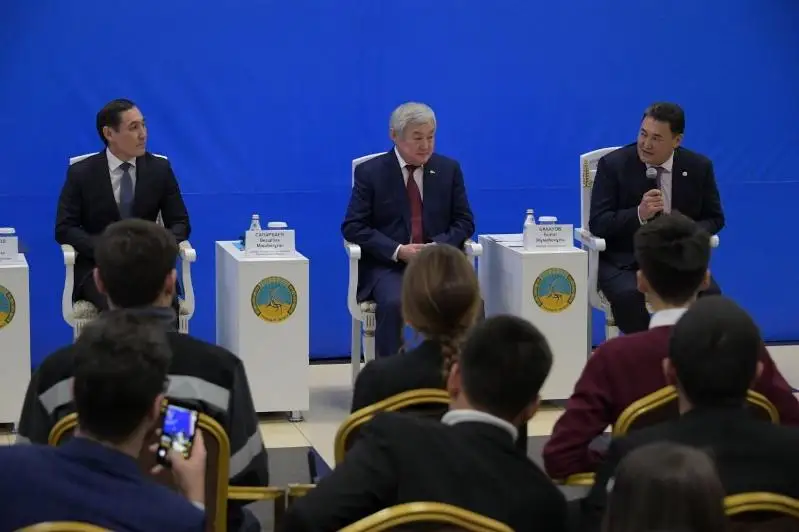 Бердибек Сапарбаев: Жилье для работающей молодежи должны строить в каждом областном центре