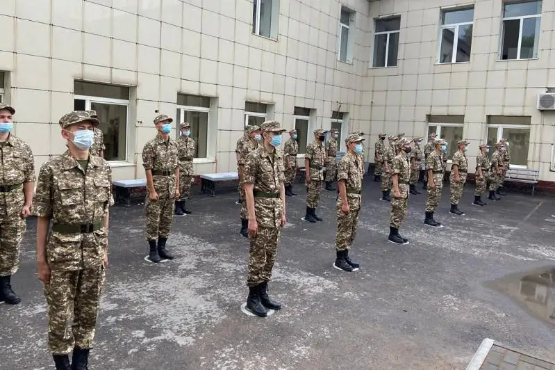 Столичные призывники отправились на срочную воинскую службу в ВС РК