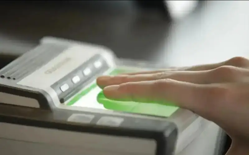 отпечатки пальцев