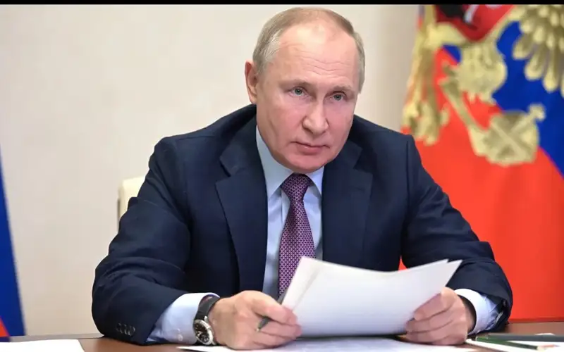 Владимир Путин расмий ташриф билан Қирғизистонга боради