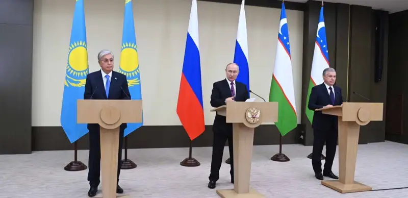 Токаев и Путин газ в Узбекистан