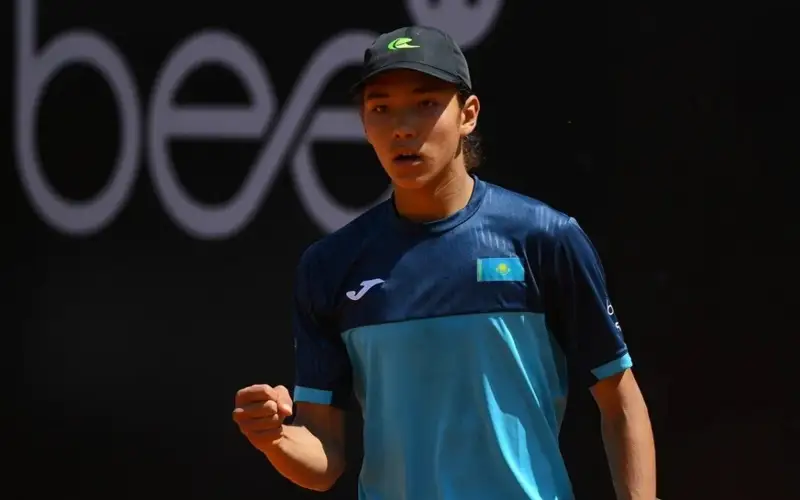 Амир Омарханов  