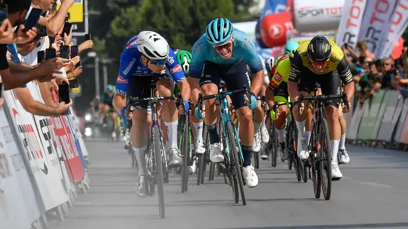 Tour of Türkiye. Gleb Syritsa is 2nd after stage one