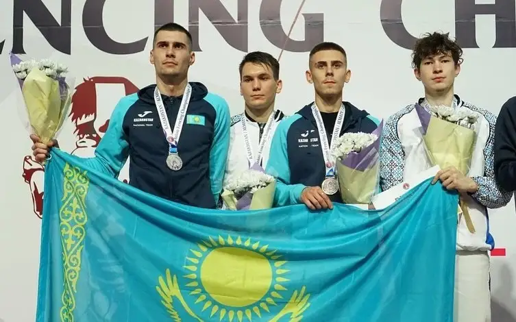 Казахстанские фехтовальщики завоевали пять медалей на молодежном чемпионате Азии