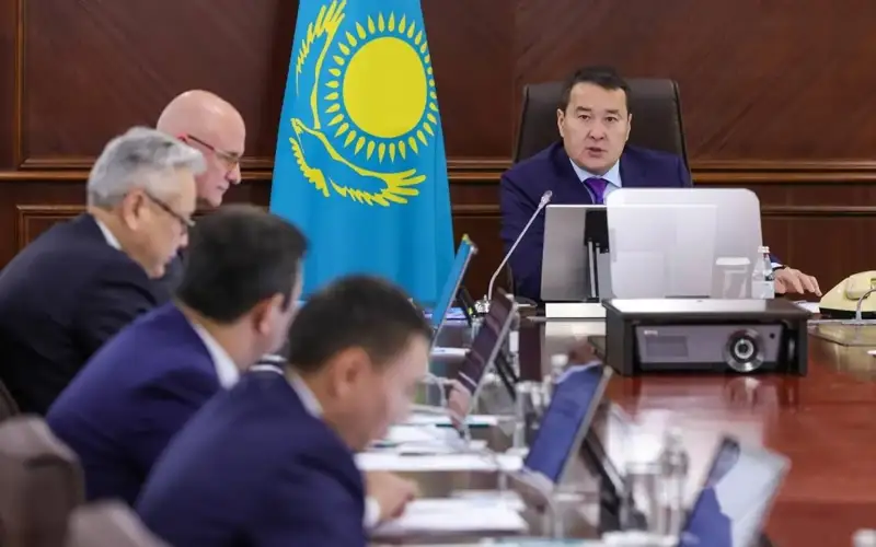 Ҳукумат иссиқ ва ёмғирдан зарар кўрган фермерларга қандай ёрдам беради