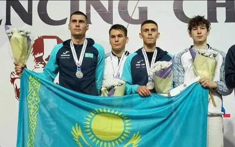 Қозоғистонликлар қиличбозлик бўйича Осиё чемпионатида 5 та медални қўлга киритди Спорт