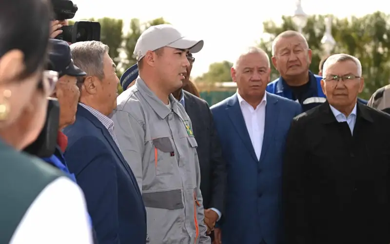 prezıdent eńbek adamdarymen kezdesti 
