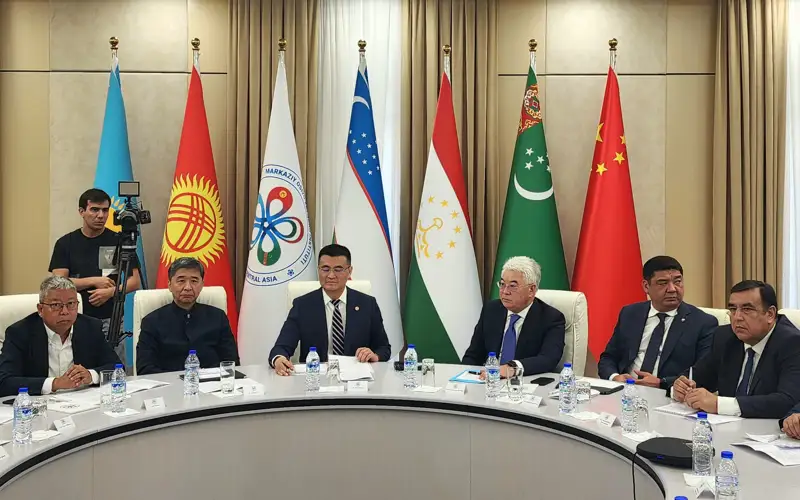 Один пояс, один, путь