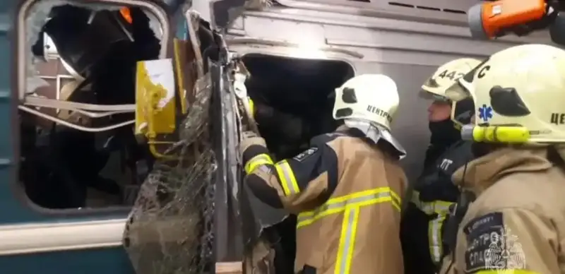 Россия пойтахтида поездлар тўқнашиб кетди, камида 5 киши жабрланди