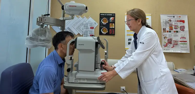 Пенсионные деньги больше нельзя будет тратить на лечение зрения в Казахстане