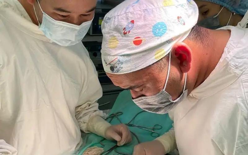 ребенок проглотил соску