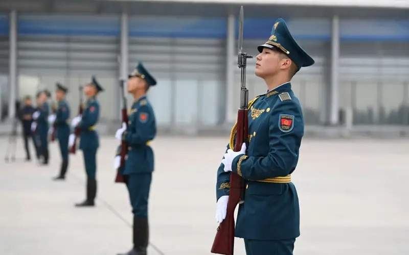 President Tokayev arrives in Bishkek for working visit