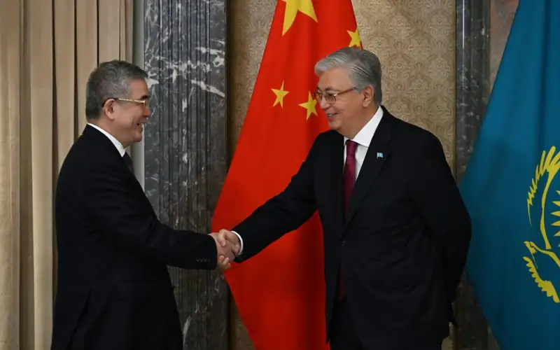 Қозоғистон Президенти ва Чжу Хэсин
