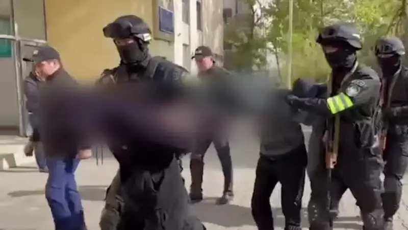 Шетелдіктерді «құлдықта» ұстаған: Шымкенттегі кірпіш зауытының қожайындары ұсталды 