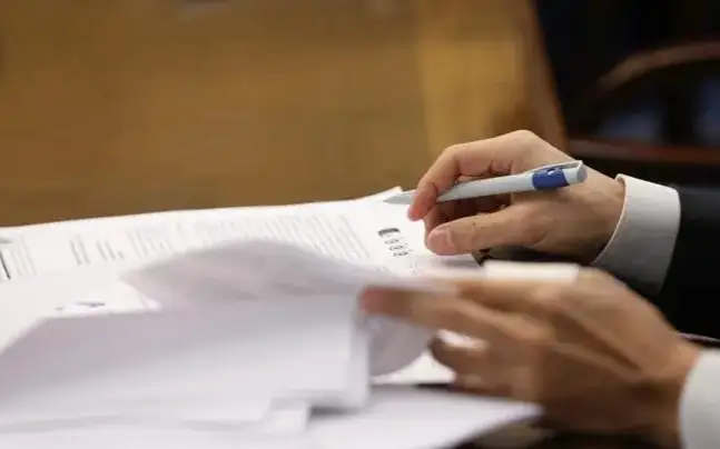 Ужесточить требования к коллекторским агентствам считает необходимым мажилисмен