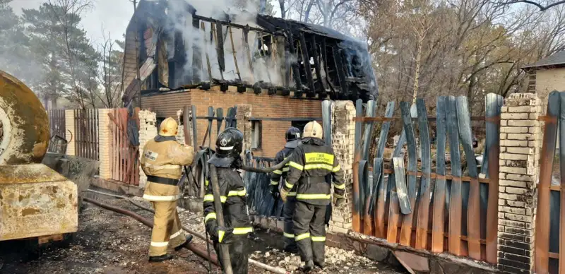 Пожар произошел в газозаправочной станции в Караганде