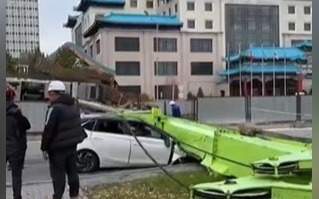 Стрела упала на автомобиль ЛРТ