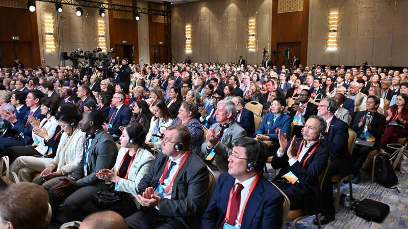 Prezıdent Medıtsınalyq-sanıtarııalyq alǵashqy kómek jónindegi jahandyq konferentsııanyń plenarlyq otyrysyna qatysty