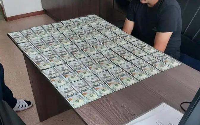 доллары кража