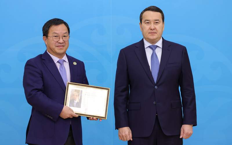 День Республики Алихан Смаилов День Республики Алихан Смаилов