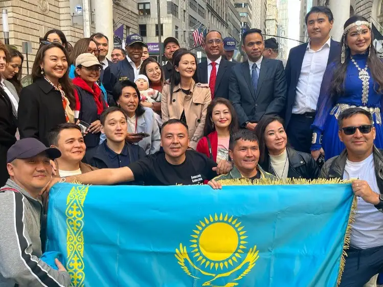 День Республики, США, Нью-Йорк, казахская диаспора, флаг