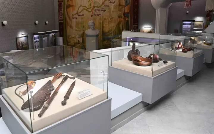 Давлат раҳбари “Алтинемел” мемориал музейига ташриф буюрди Музей