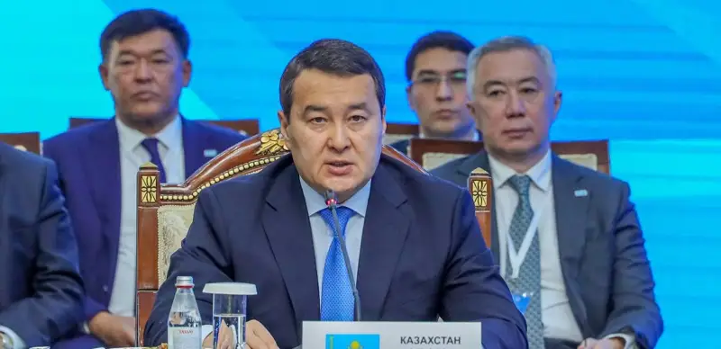 Алихан Смаилов