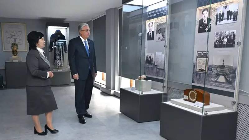 Давлат раҳбари “Алтинемел” мемориал музейига ташриф буюрди Тоқаев