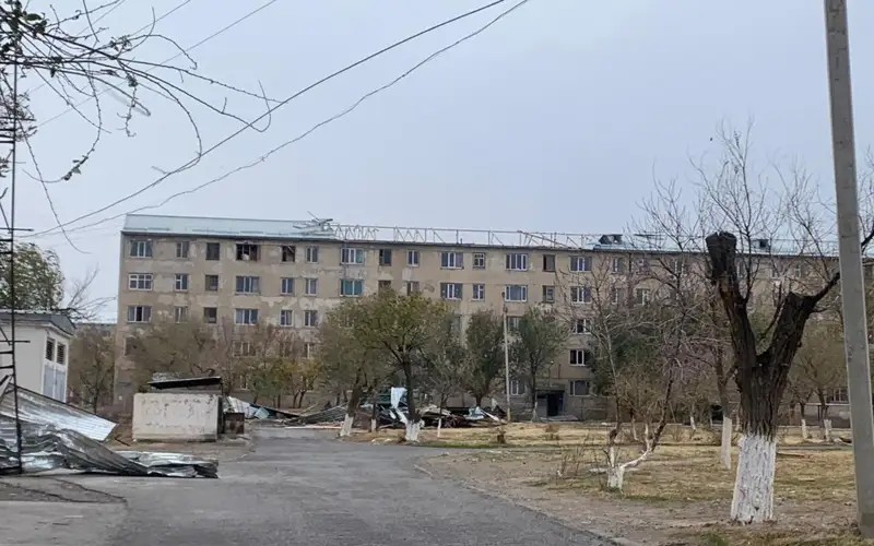 снесло крышу дома в Каратау