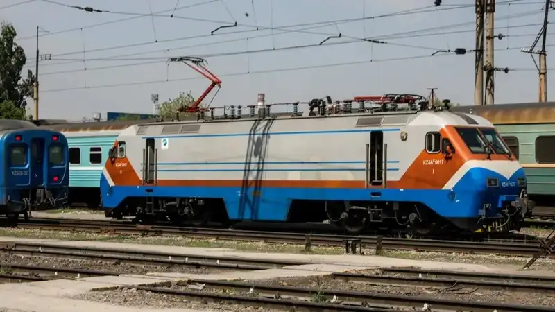 东哈州发生列车脱轨事故